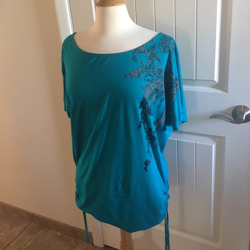 Teal top